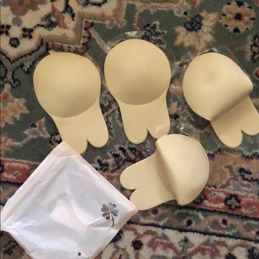 Sticky bras